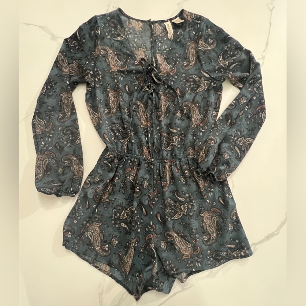 MIMI CHICA blue long sleeve romper size medium great condition